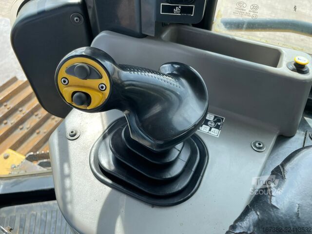 Нивелировочная машина Komatsu D61PXi-24