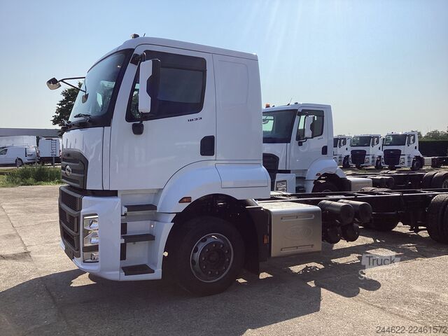 Camión con carrocería personalizada Ford Ford 4x2 Road 1833 Low Roof Sleeper Cab