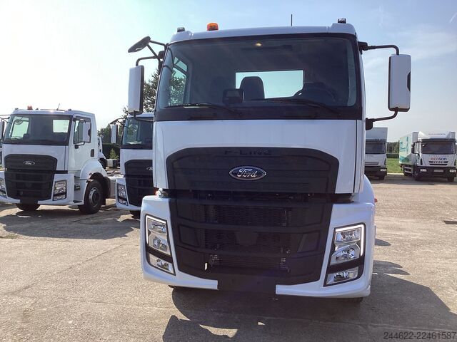 Ciężarówka z zabudową na zamówienie Ford Ford 4x2 Road 1833 Daycab