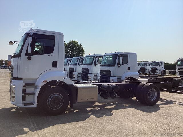 Ciężarówka z zabudową na zamówienie Ford Ford 4x2 Road 1833 Daycab