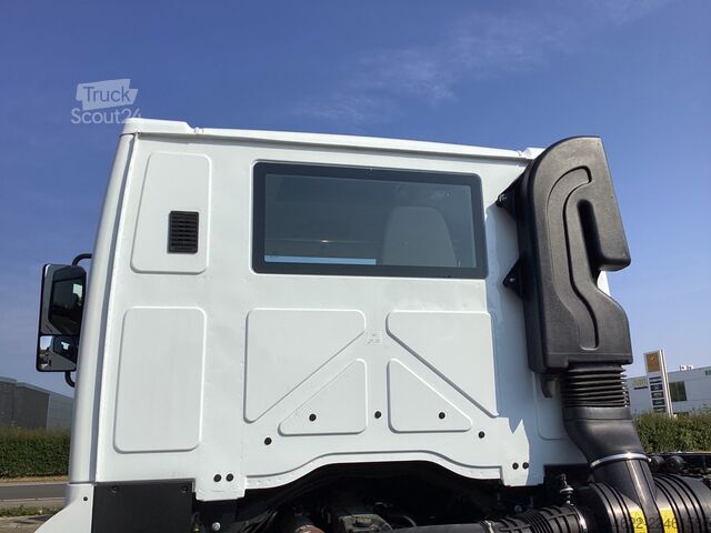 Ciężarówka z zabudową na zamówienie Ford Ford 4x2 Road 1833 Daycab