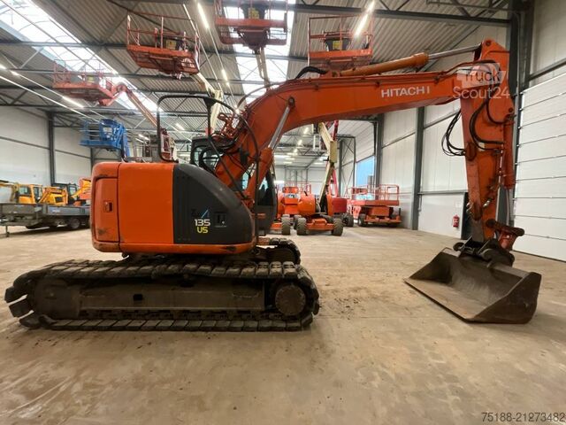 Raupenbagger Hitachi ZX 135 US