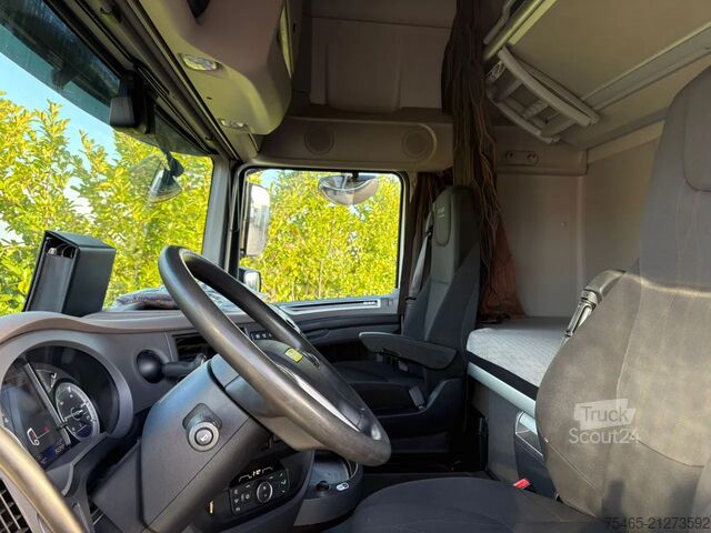 Volume-SZM DAF XF480 FT Super Space Cab Low Deck