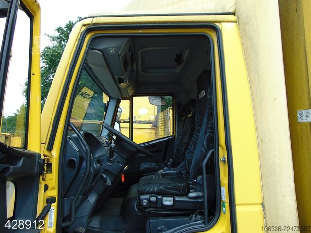 Camião de caixa fechada IVECO ML 120 E 28 EuroCargo