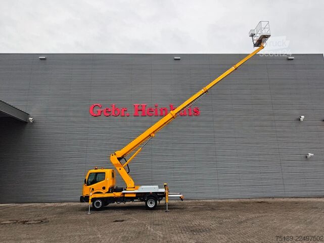 Подъемная платформа Nissan Cabstar 35.12 Ruthmann TB 220.2