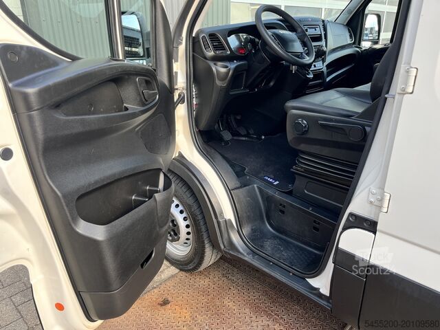 Platforma de încărcare Iveco Daily 35S11D 2.3 345 7 persoons 3500kg trekgewi...