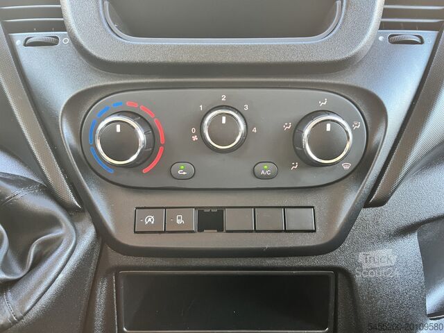 Platforma de încărcare Iveco Daily 35S11D 2.3 345 7 persoons 3500kg trekgewi...