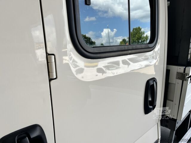 Platforma de încărcare Iveco Daily 35S11D 2.3 345 7 persoons 3500kg trekgewi...