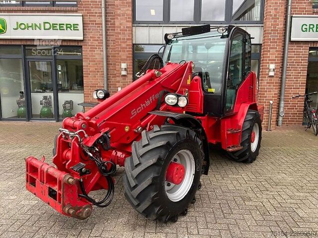 Kolový nakladač Schäffer 8610T