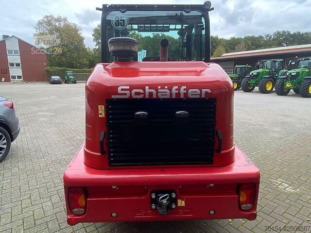 Kolový nakladač Schäffer 8610T