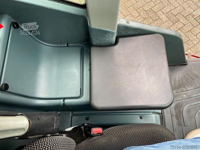 Kolový nakladač Schäffer 8610T