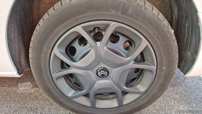 Minibüs Citroën SpaceTourer Opel Zafira Plus M 9 Sitzer