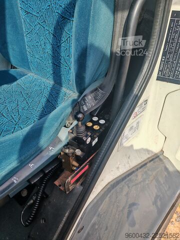 شاحنة قلابة DAF Cf 75 250