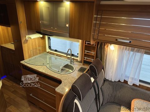 Autocaravana semi-integrada Dethleffs Esprit T 7090 SAT TFT Solar Wechselrichter