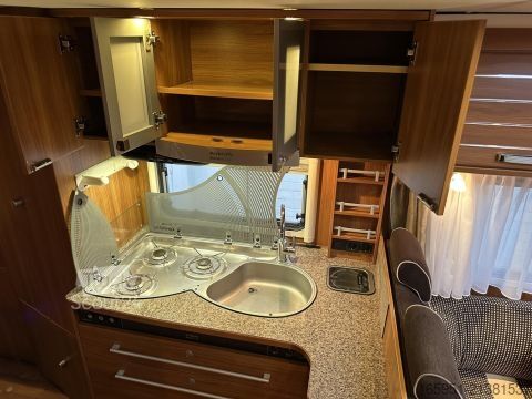 Autocaravana semi-integrada Dethleffs Esprit T 7090 SAT TFT Solar Wechselrichter