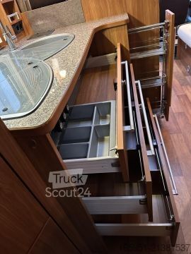 Autocaravana semi-integrada Dethleffs Esprit T 7090 SAT TFT Solar Wechselrichter