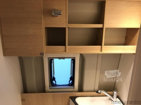 Autocaravana Sunlight Camper Van CLIFF 600 Adventure Edition Schlafdach, Dieseltank 90 L