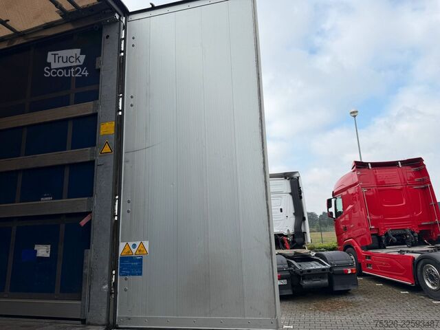 Nyitott ponyvás félpótkocsi SCHMITZ CARGOBULL SCS 24/L - 13.62, XL, Daimler, Getränke