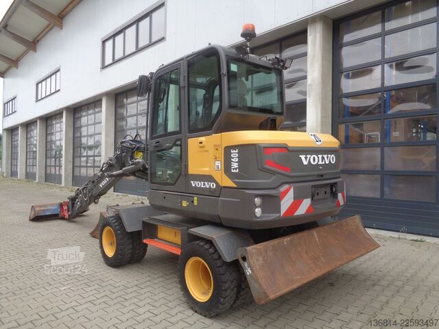 Ratinis ekskavatorius VOLVO EW60E Powertilt HS03 + Löffelpaket Klima