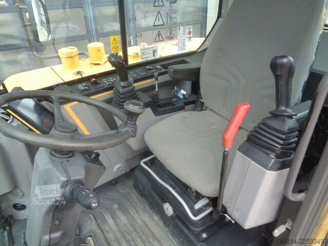Ratinis ekskavatorius VOLVO EW60E Powertilt HS03 + Löffelpaket Klima