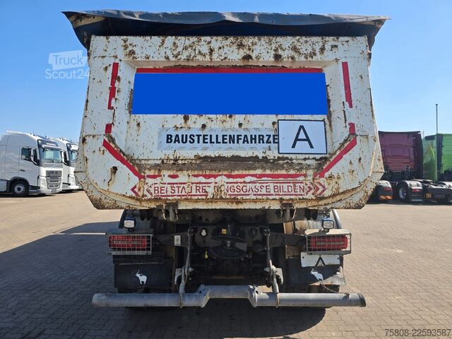Pašizgāzējs kravas automašīna MAN TGS 35.420 8x4BB Muldenkipper Schmitz Stahl