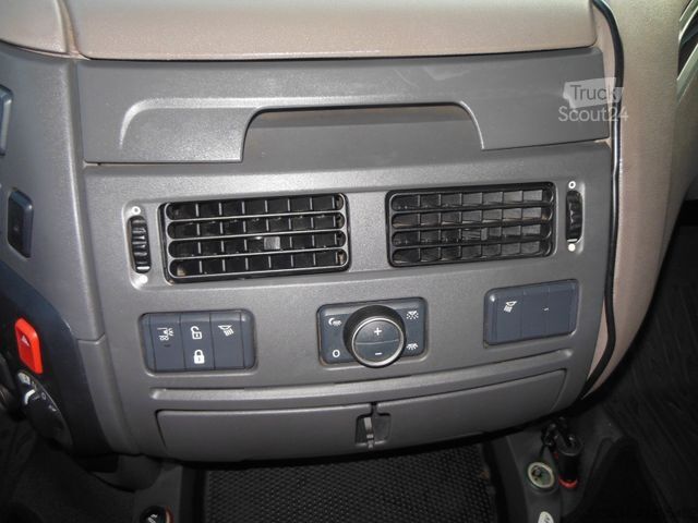 Lielapjoma vilcējs DAF XF 106.480, LOWDECK, STANDKLIMA, NEUE TACHO GEN2