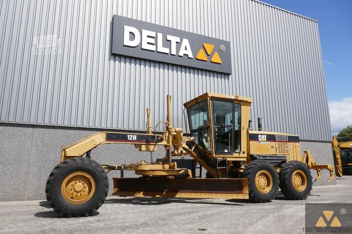 Grader Caterpillar 12H