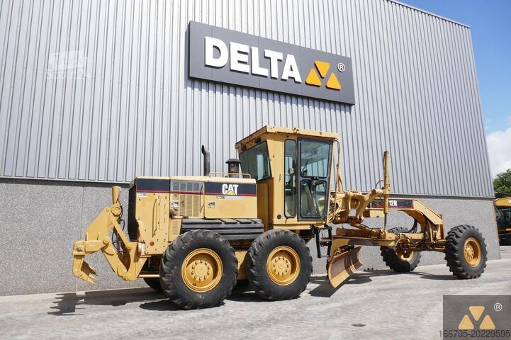 Grader Caterpillar 12H