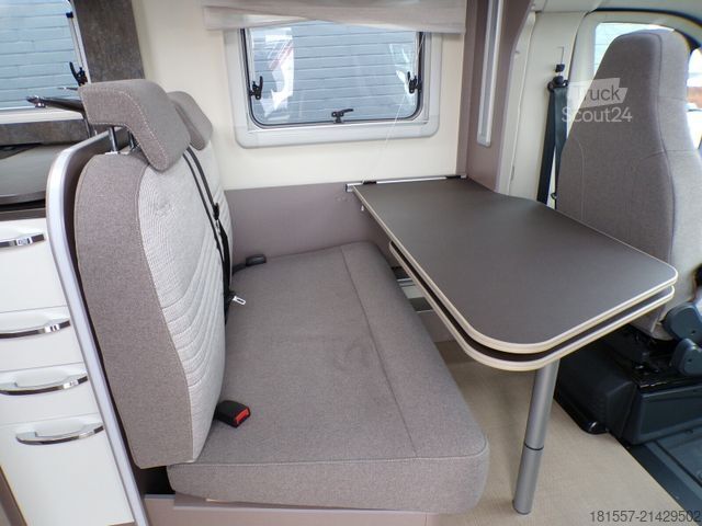 Autorulotă semi-integrată BÜRSTNER Lyseo TD 690 G Harmony Line, Backofen, Navi