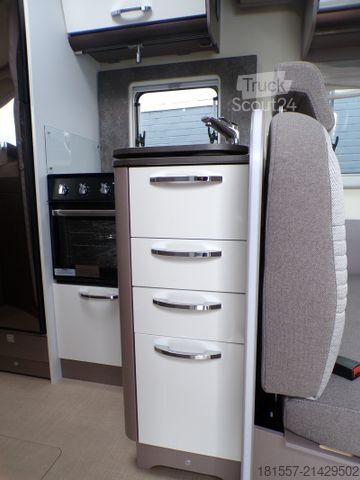 Autorulotă semi-integrată BÜRSTNER Lyseo TD 690 G Harmony Line, Backofen, Navi