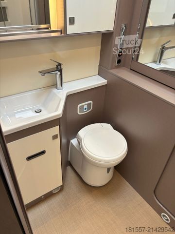 Autorulotă semi-integrată BÜRSTNER Lyseo TD 684 G