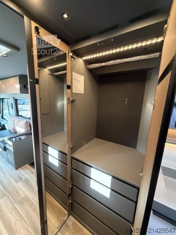 عربة تخييم متكاملة NIESMANN+BISCHOFF Flair 920 ER 207 PS / 7,49 t / Vollausstattung