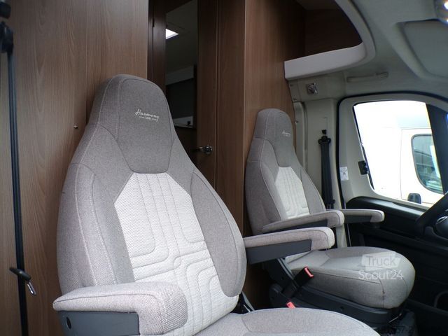 Autorulotă semi-integrată BÜRSTNER Lyseo TD 644 G Tageszulassung / Winterpaket, Bac