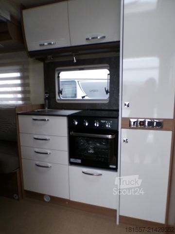 Autorulotă semi-integrată BÜRSTNER Lyseo TD 644 G Tageszulassung / Winterpaket, Bac