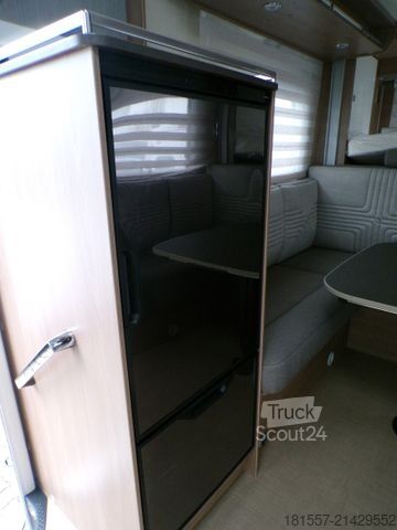 Autorulotă semi-integrată BÜRSTNER Lyseo TD 644 G Tageszulassung / Winterpaket, Bac