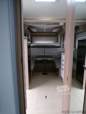 Autorulotă semi-integrată BÜRSTNER Lyseo TD 644 G Tageszulassung / Winterpaket, Bac