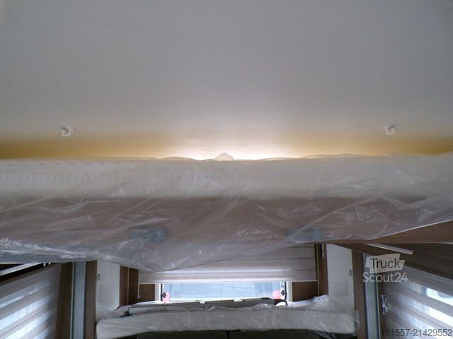 Autorulotă semi-integrată BÜRSTNER Lyseo TD 644 G Tageszulassung / Winterpaket, Bac