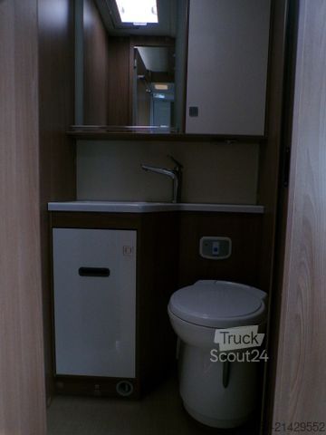 Autorulotă semi-integrată BÜRSTNER Lyseo TD 644 G Tageszulassung / Winterpaket, Bac