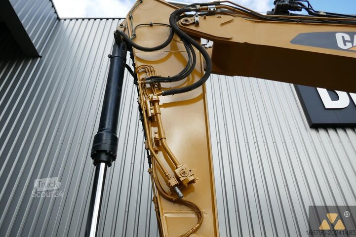 Raupenbagger Caterpillar 330FL