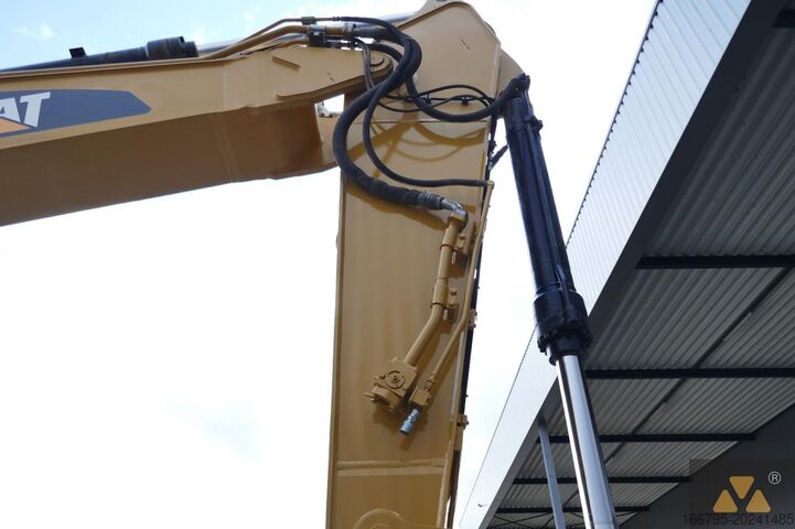 Raupenbagger Caterpillar 330FL