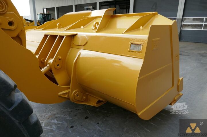 колёсный погрузчик Caterpillar 980M