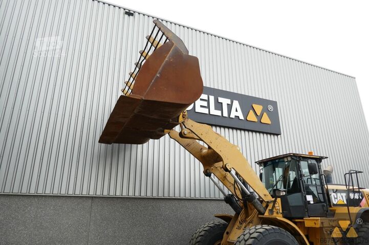 колёсный погрузчик Caterpillar 966K