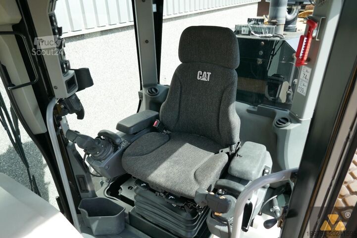Грейдер Caterpillar 12M3