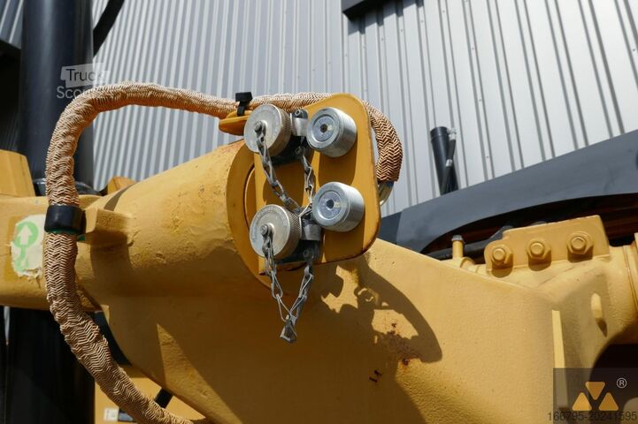 Грейдер Caterpillar 12M3