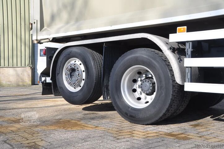 Camion-benne avec grue Volvo FH 460 6x2 KIPPER + HMF Z-KRAAN
