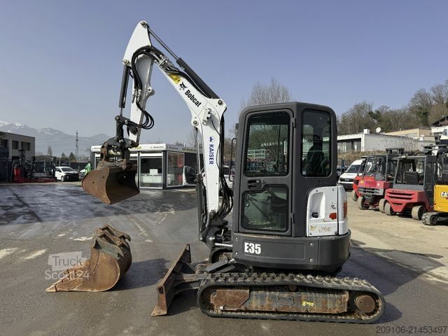 Mini excavator BOBCAT E35 Powertilt 3xSchaufeln Klima