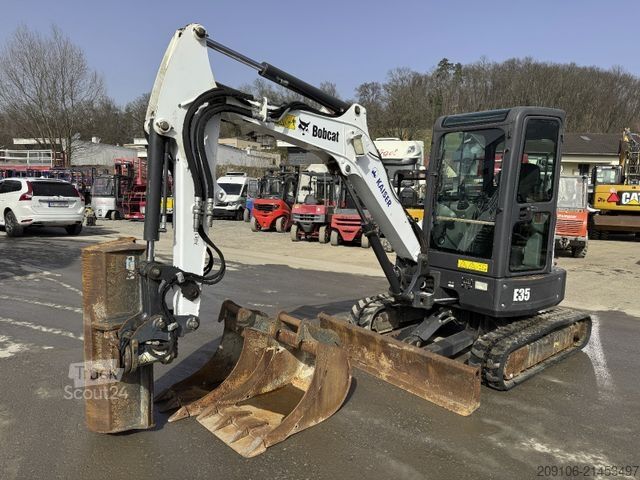 Mini excavator BOBCAT E35 Powertilt 3xSchaufeln Klima