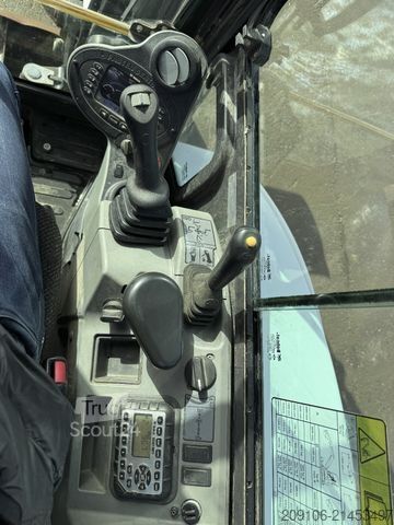 Mini excavator BOBCAT E35 Powertilt 3xSchaufeln Klima