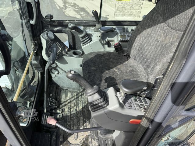 Mini excavator BOBCAT E35 Powertilt 3xSchaufeln Klima