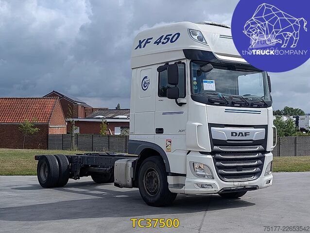 Chassis met cabine DAF XF 450